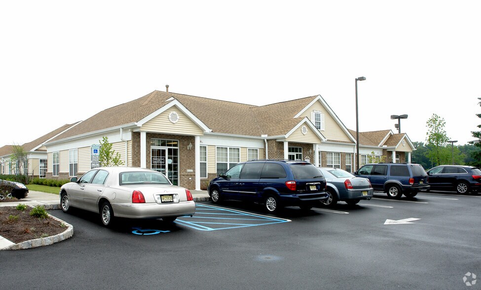 Office in Piscataway, NJ for sale - Primary Photo - Image 1 of 1