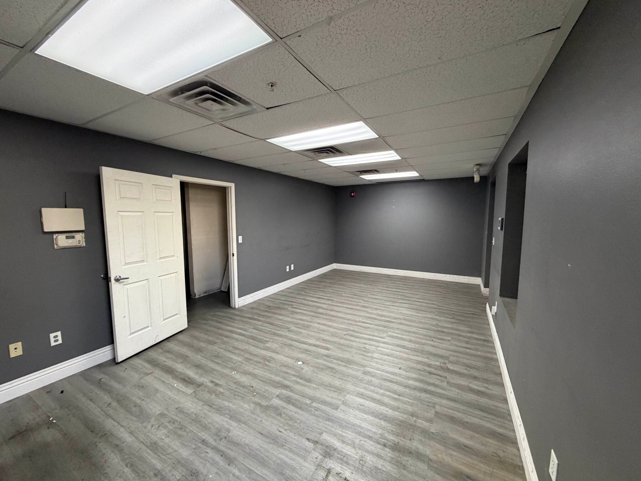 3970 Las Vegas Blvd N, Las Vegas, NV for lease Interior Photo- Image 1 of 5