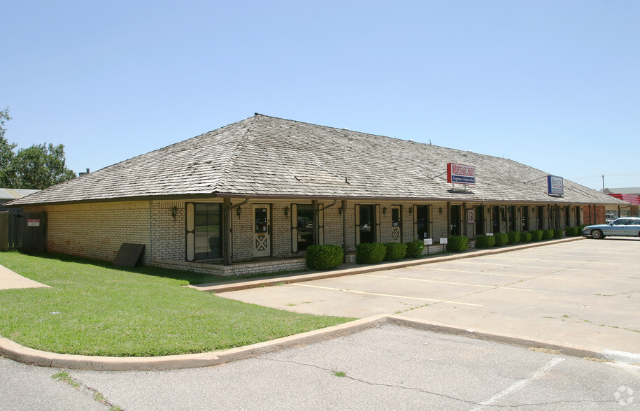 10400 S Pennsylvania Ave, Oklahoma City, OK for lease - Building Photo - Image 2 of 17