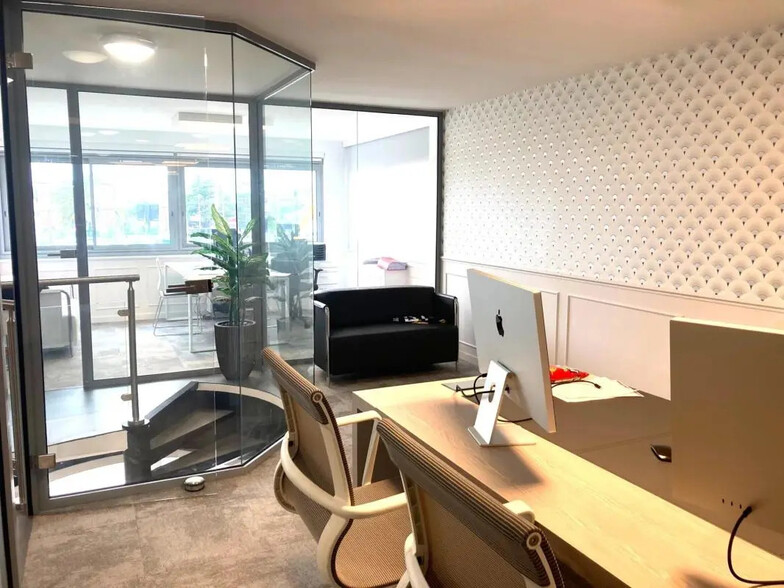 Retail in Mougins for lease - Interior Photo - Image 3 of 11