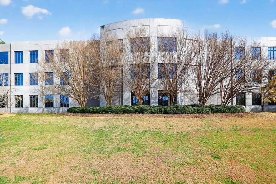 5955 State Bridge Rd, Johns Creek, GA for lease - Building Photo - Image 2 of 18