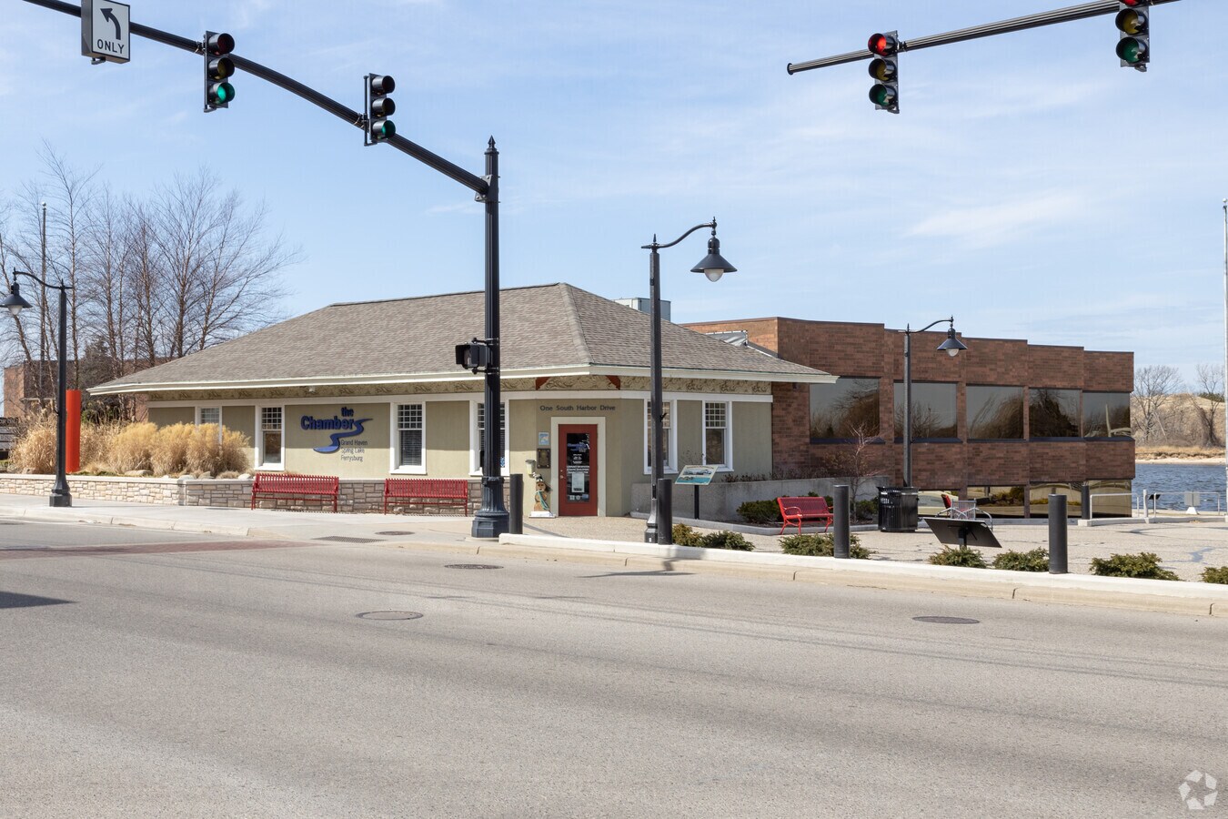 1 S Harbor Dr, Grand Haven, MI 49417