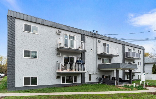 2800 35 St, Vernon, BC for sale - Primary Photo - Image 1 of 2