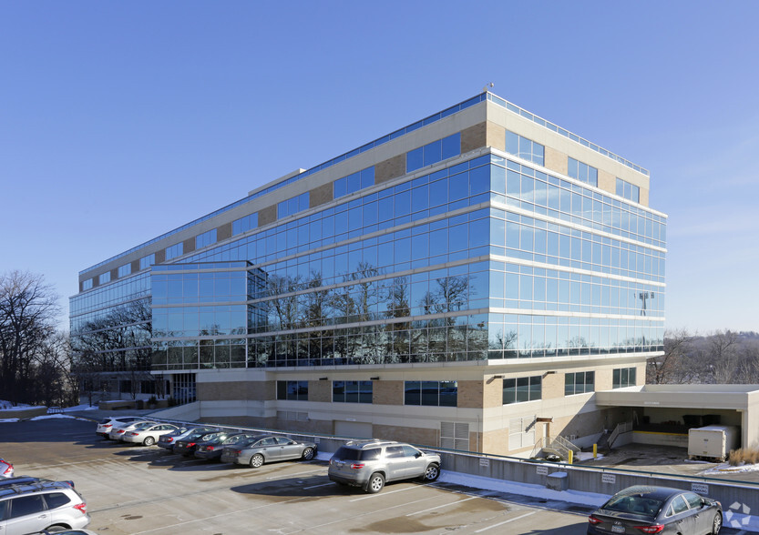 10050 Crosstown Cir, Eden Prairie, MN for lease - Building Photo - Image 1 of 16