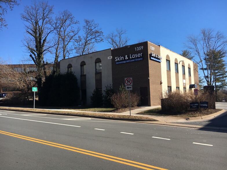 1359 Beverly Rd, McLean, VA for sale - Building Photo - Image 1 of 1