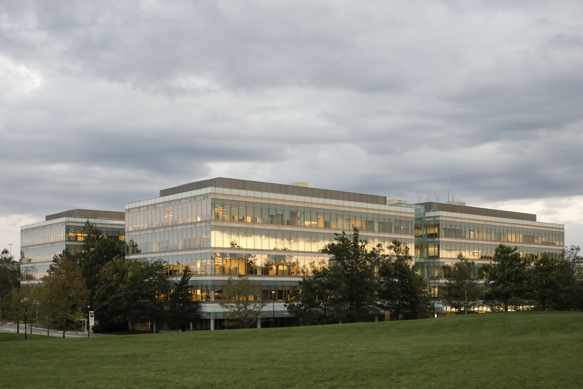 20 Arena Way, East Hanover, NJ for lease Building Photo- Image 1 of 5