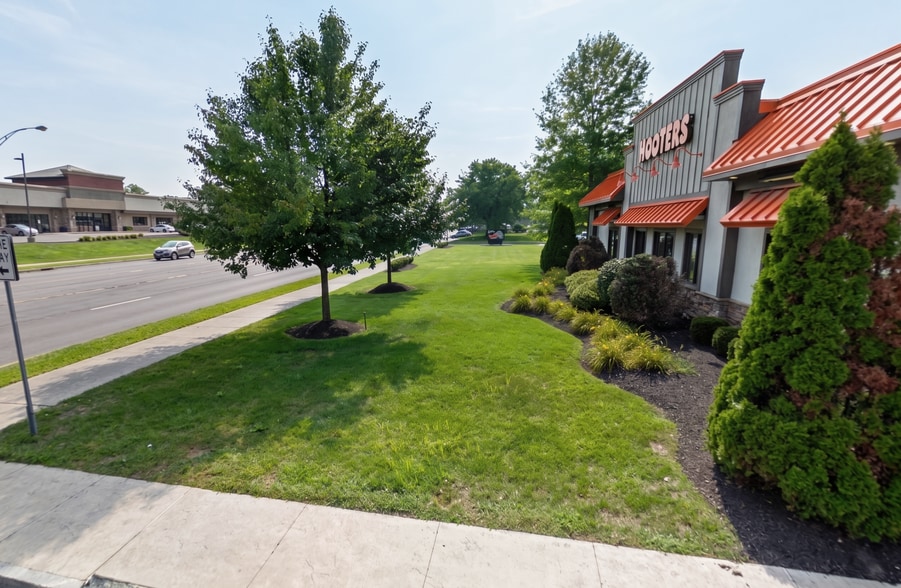 70 Wolf Rd, Albany, NY for sale - Building Photo - Image 2 of 11