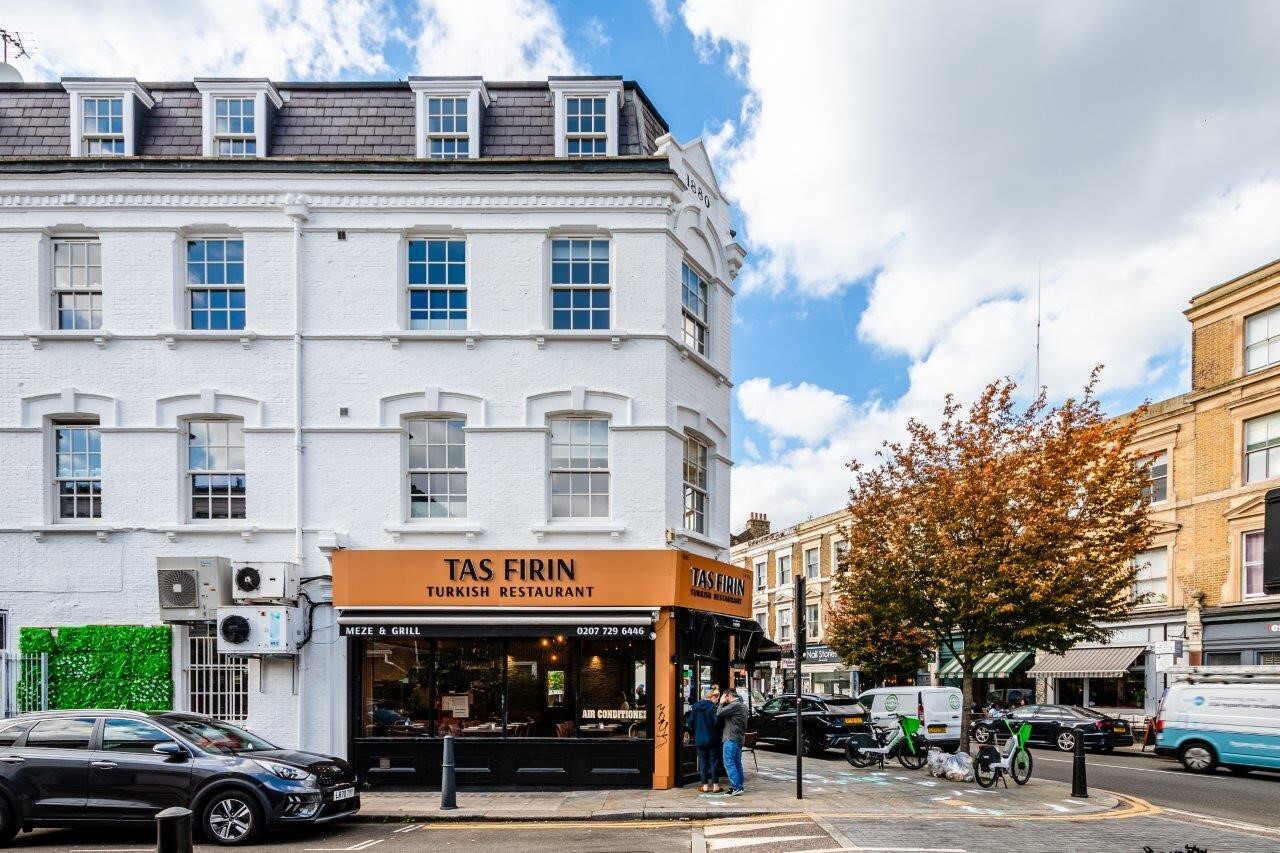 160 Bethnal Green Rd, London for sale Building Photo- Image 1 of 8