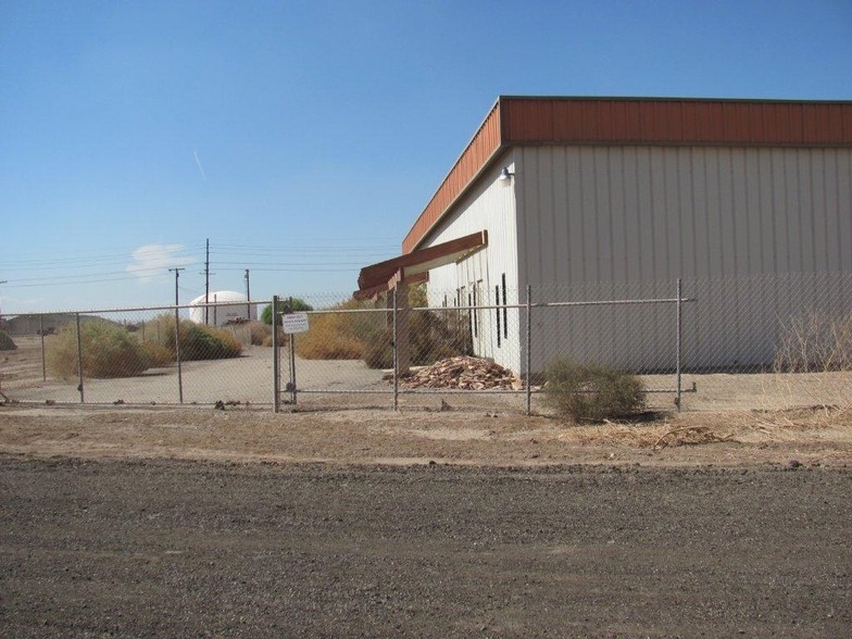 2350 Weakley St, El Centro, CA for lease - Building Photo - Image 2 of 3