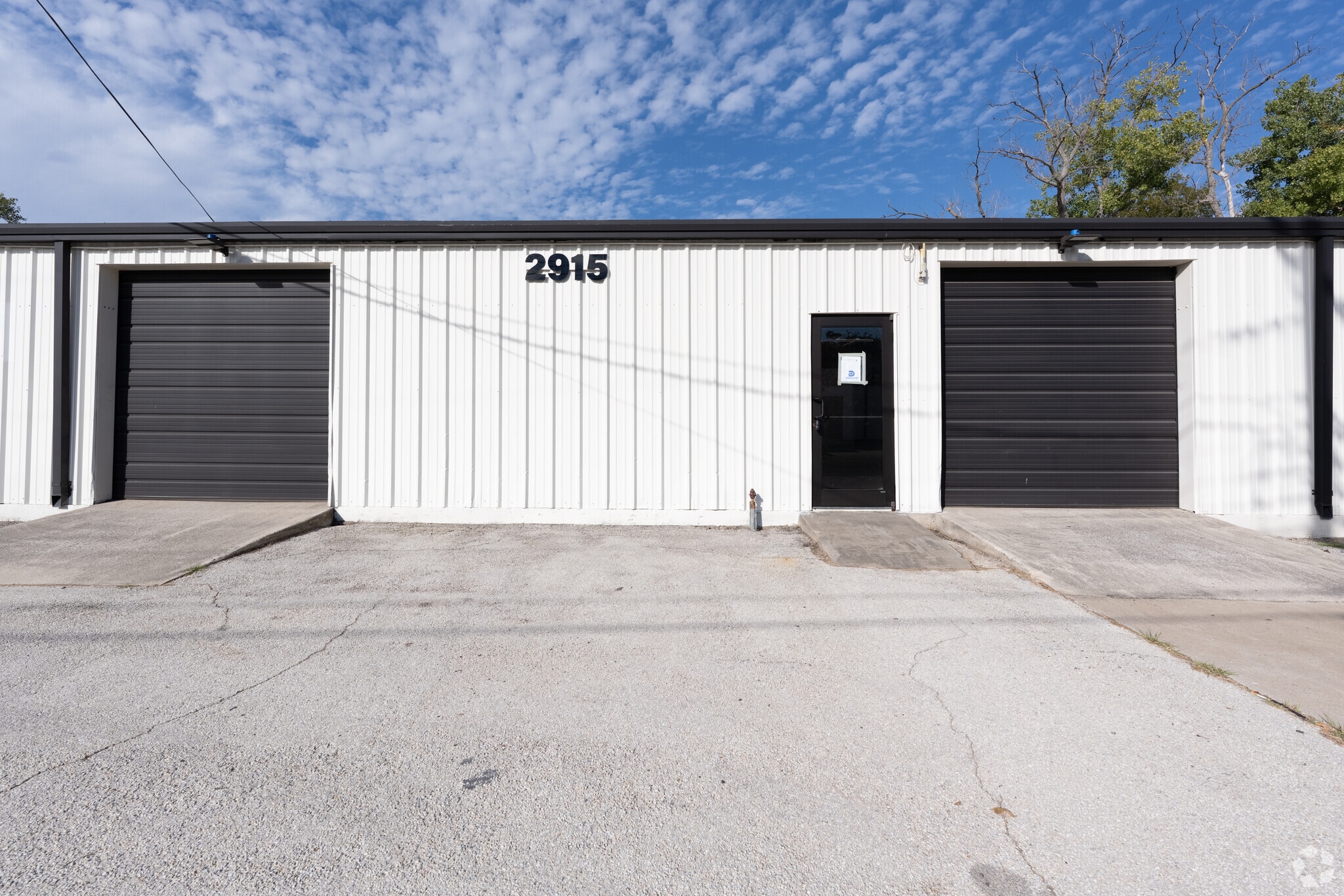 2911 Edith Ln, Haltom City, TX for lease Building Photo- Image 1 of 7