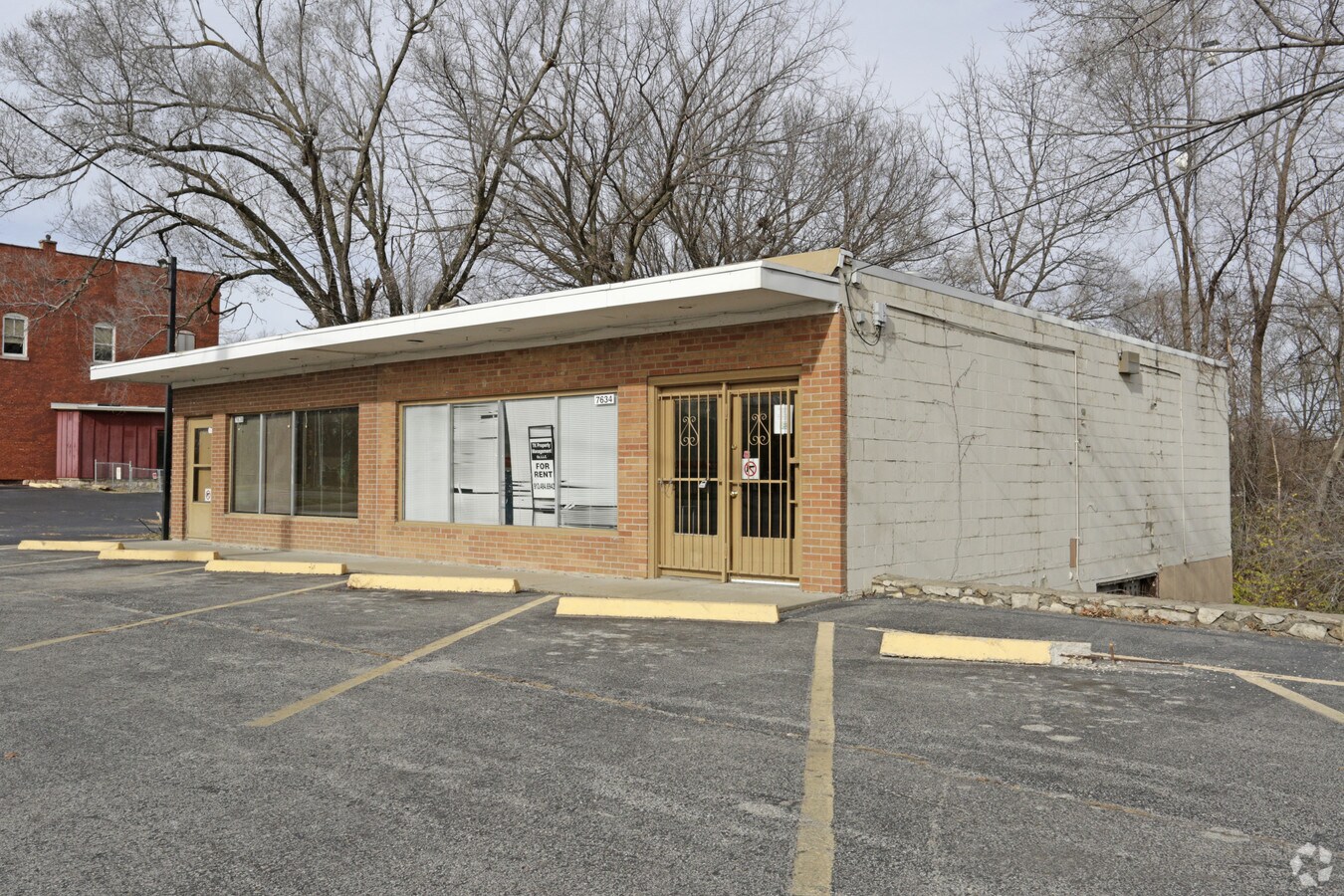 76347636 Leavenworth Rd, Kansas City, KS 66109