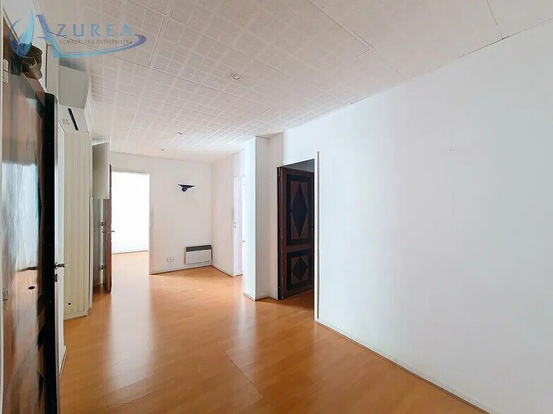 Office in Nice for lease - Interior Photo - Image 3 of 9