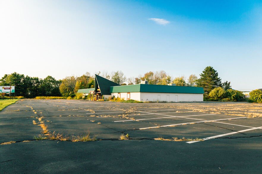 347 Shattuck Way, Newington, NH for sale - Building Photo - Image 3 of 45