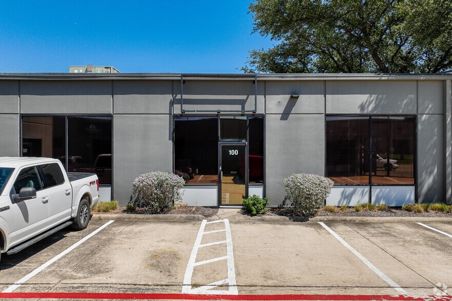 1911 Old Denton Rd, Carrollton, TX for lease - Building Photo - Image 3 of 20