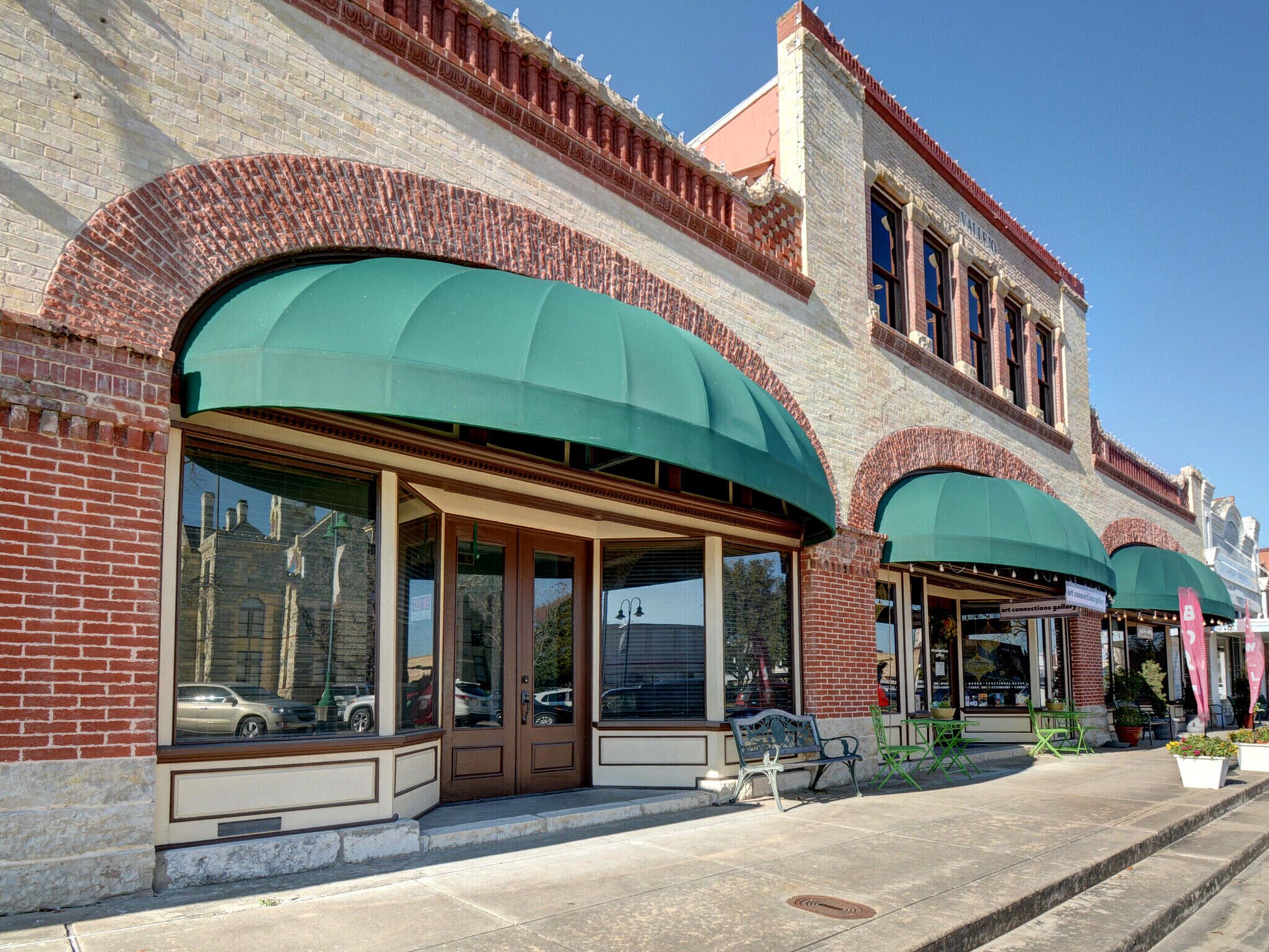 123 N Main St, La Grange, TX for sale Building Photo- Image 1 of 1