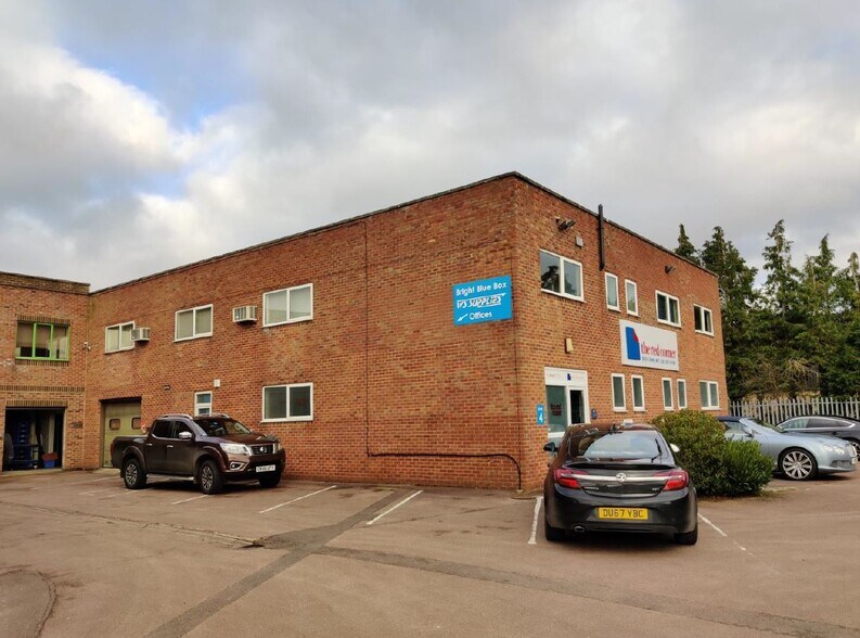 Oakfield Industrial Estate, Witney, OX29 4TH