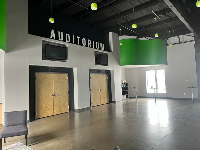 436 Route 108 Rd, Somersworth, NH for sale - Interior Photo - Image 2 of 3