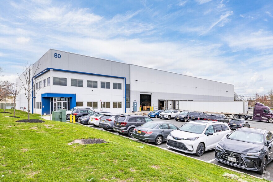 80 Executive Ave, Edison, NJ for sale - Primary Photo - Image 1 of 1