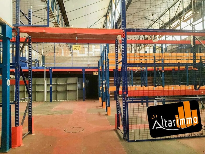 Flex in Chartres for lease - Interior Photo - Image 1 of 4