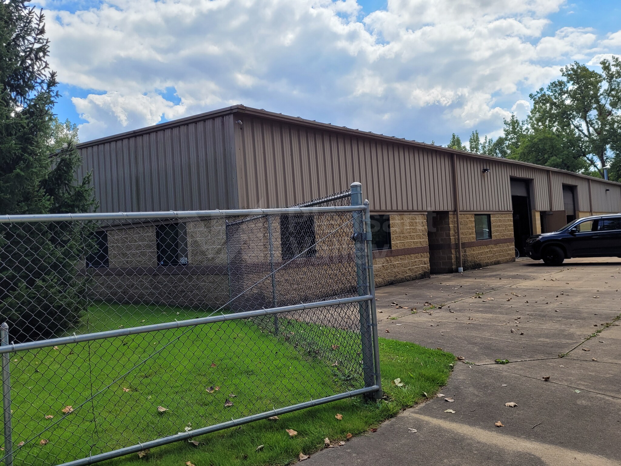 2064 Akron Peninsula Dr, Akron, OH for sale Building Photo- Image 1 of 1