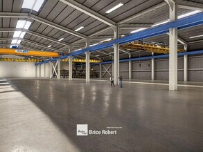Office in Meyzieu for lease Interior Photo- Image 1 of 2