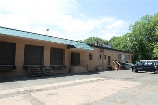 270 Oak Tree Rd, Tappan, NY for lease Building Photo- Image 1 of 9