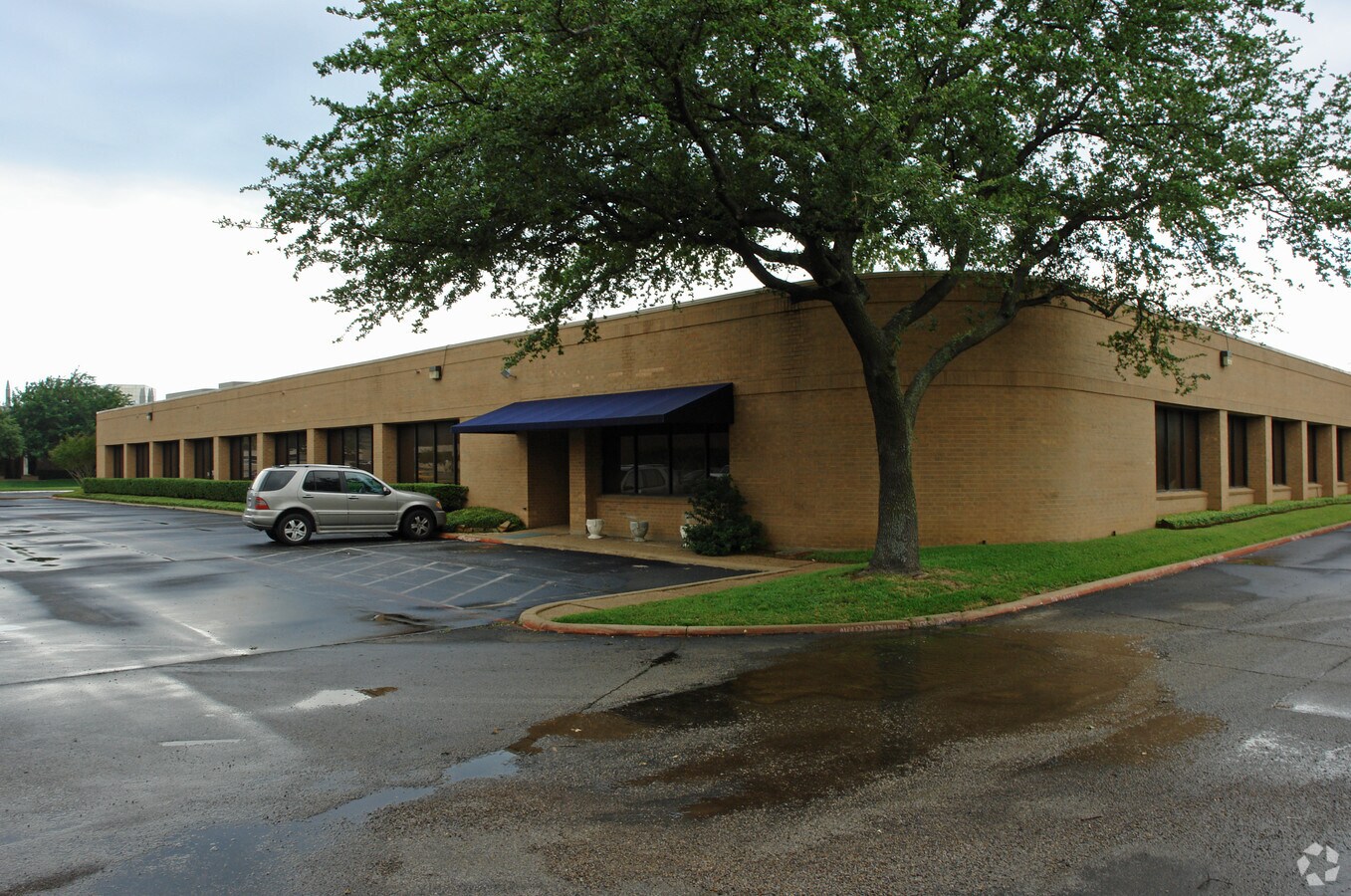 8220 Elmbrook Dr, Dallas, TX 75247 Property Record