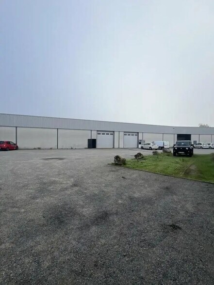 Industrial in Cugnaux for lease - Building Photo - Image 2 of 3