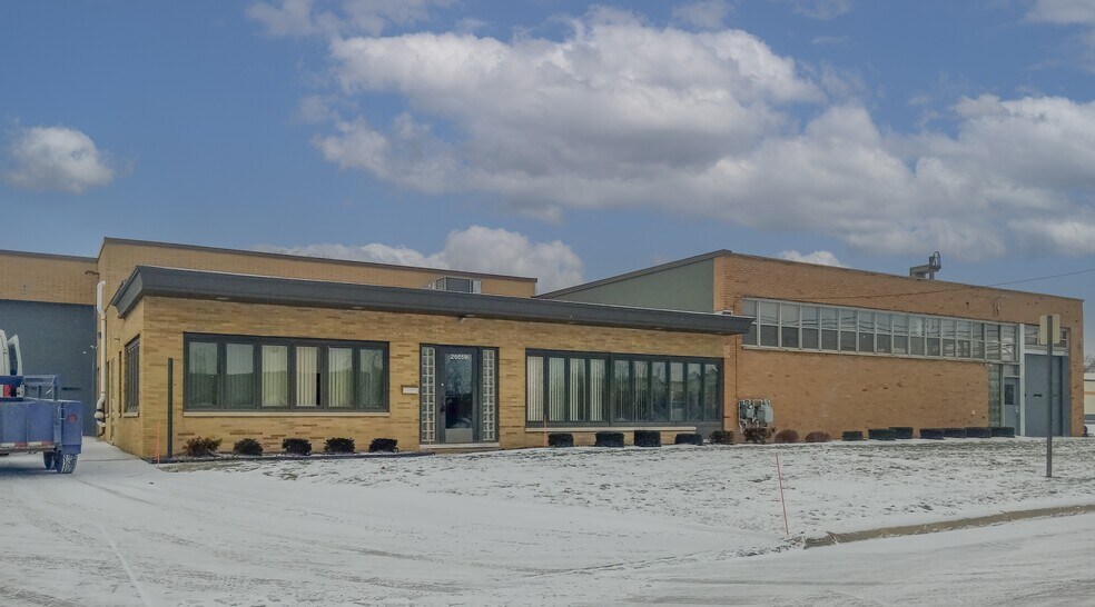 26659 Harding St, Oak Park, MI for lease - Building Photo - Image 1 of 1