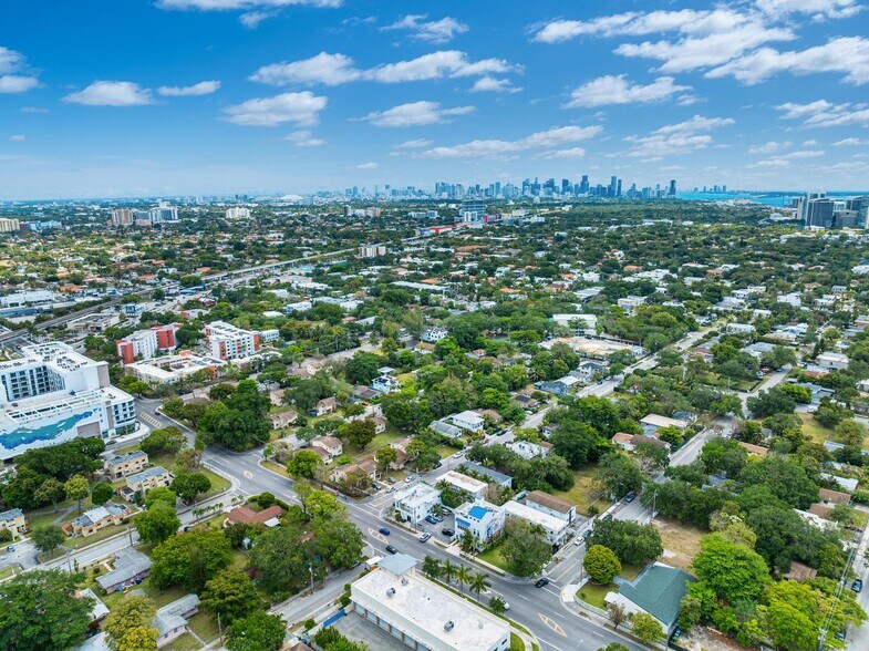 3305 SW 37th Ave Miami FL 33133 - 3305 SW 37th Ave Miami FL Building Photo 3 Large 