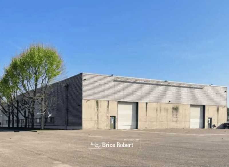 Flex in Saint-Priest for lease - Building Photo - Image 1 of 8