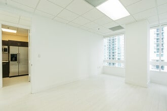 848 Brickell Ave, Miami, FL for lease Building Photo- Image 2 of 7
