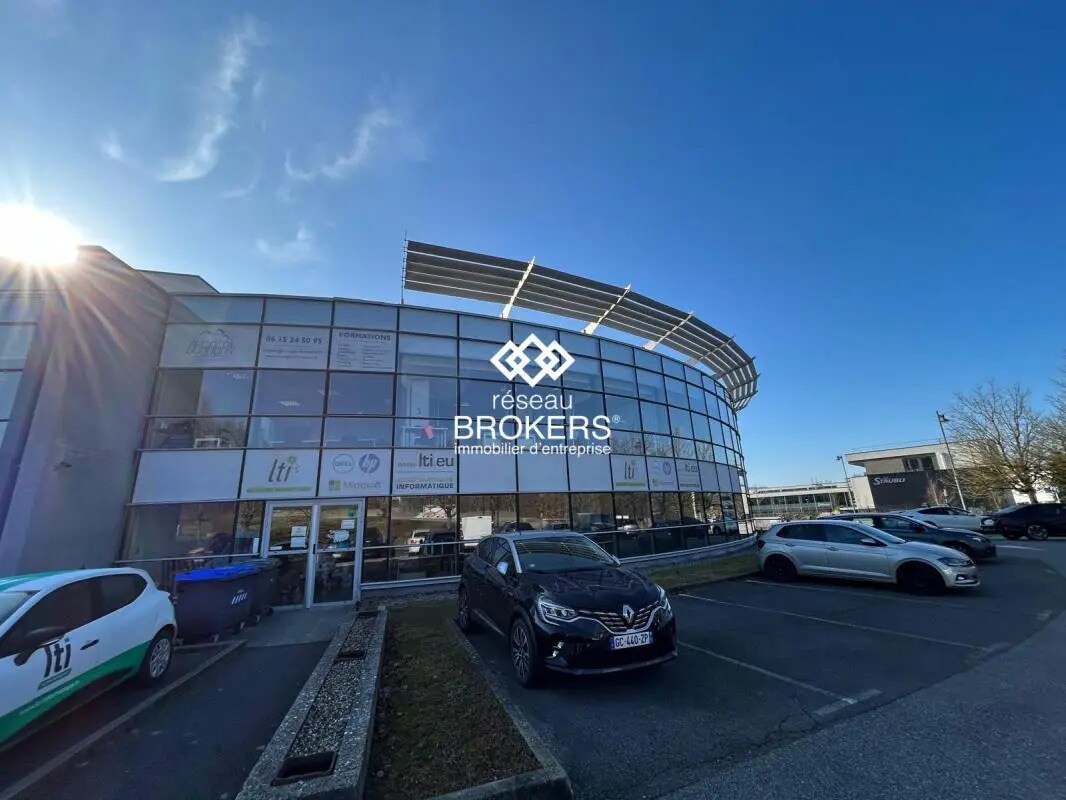 Office in Annecy for lease Building Photo- Image 1 of 7