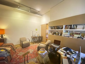 Office in Paris for lease Interior Photo- Image 2 of 4