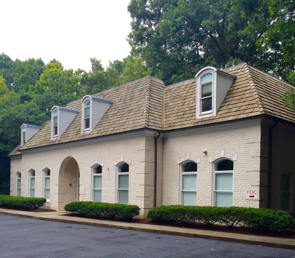 10263 Kingston Pike, Knoxville, TN 37922