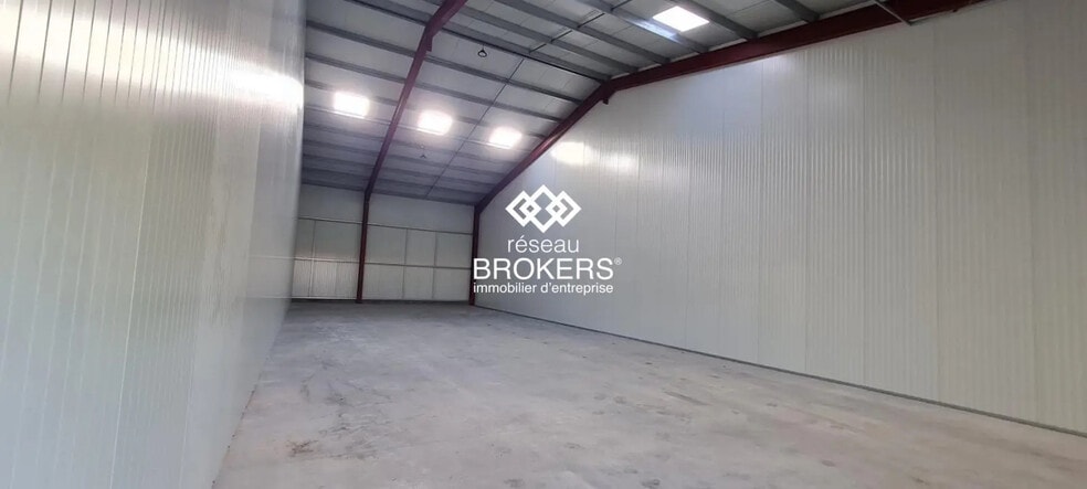 Flex in Épaignes for sale - Interior Photo - Image 2 of 5