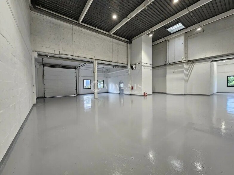 Flex in Gennevilliers for lease - Building Photo - Image 3 of 12