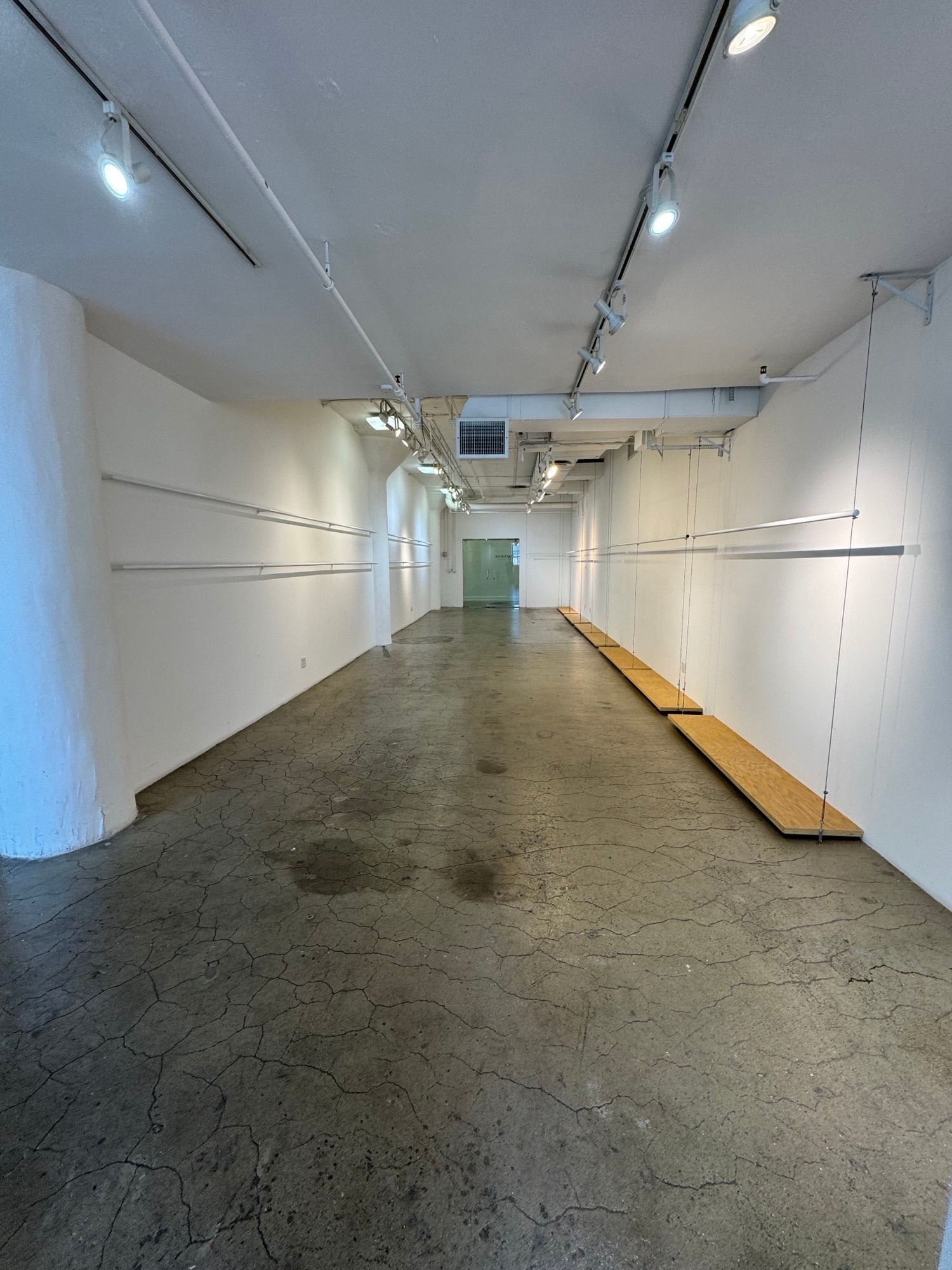 846-860 S Los Angeles St, Los Angeles, CA for lease Interior Photo- Image 1 of 4