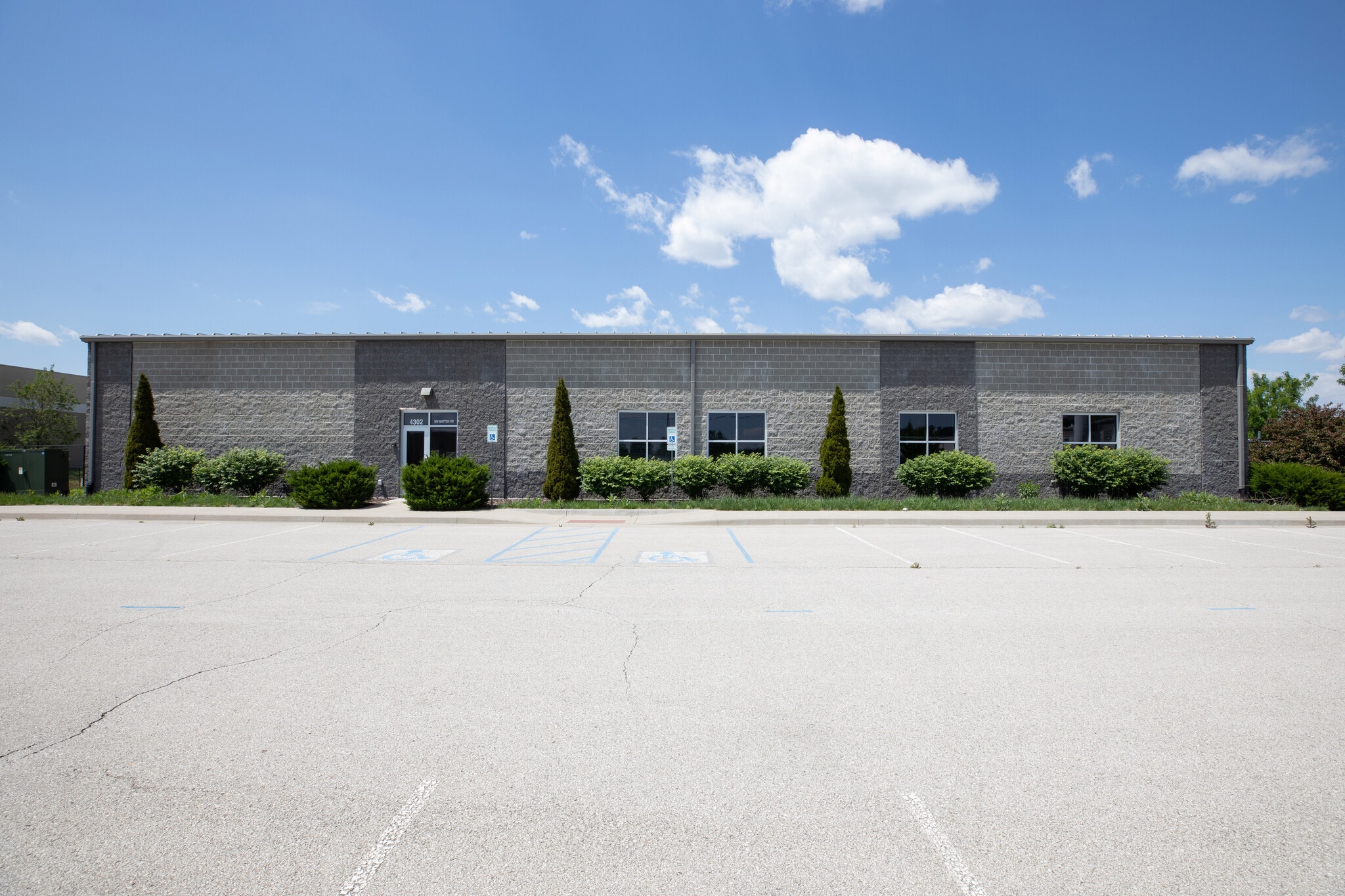 4302 NW Mattox Rd, Riverside, MO for sale Building Photo- Image 1 of 10