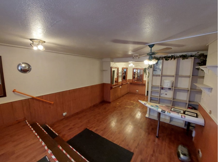 22 Ancaster Sq, Callander, PKN FK17 8BL - Unit 22 -  - Interior Photo - Image 1 of 1