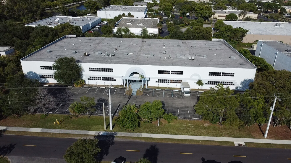 1290 SW 30th Ave, Pompano Beach, FL for sale - Building Photo - Image 2 of 15