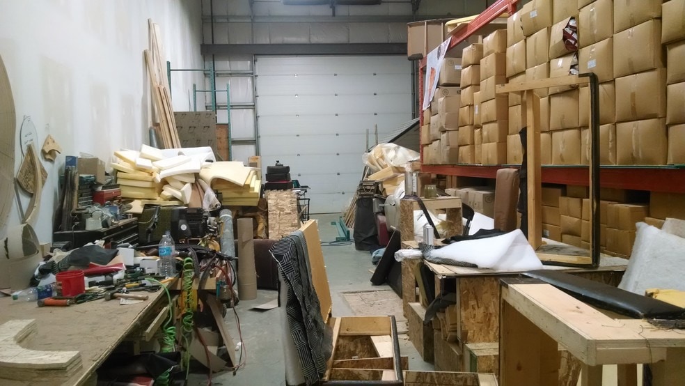 8800 Venture Ave SE, Calgary, AB for lease - Interior Photo - Image 2 of 45