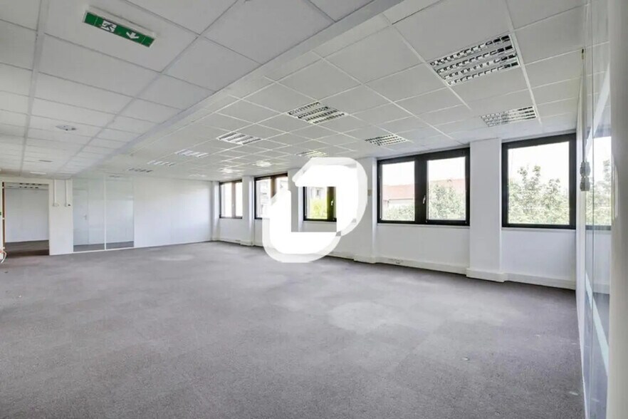 Office in Charenton-le-Pont for lease - Interior Photo - Image 3 of 10