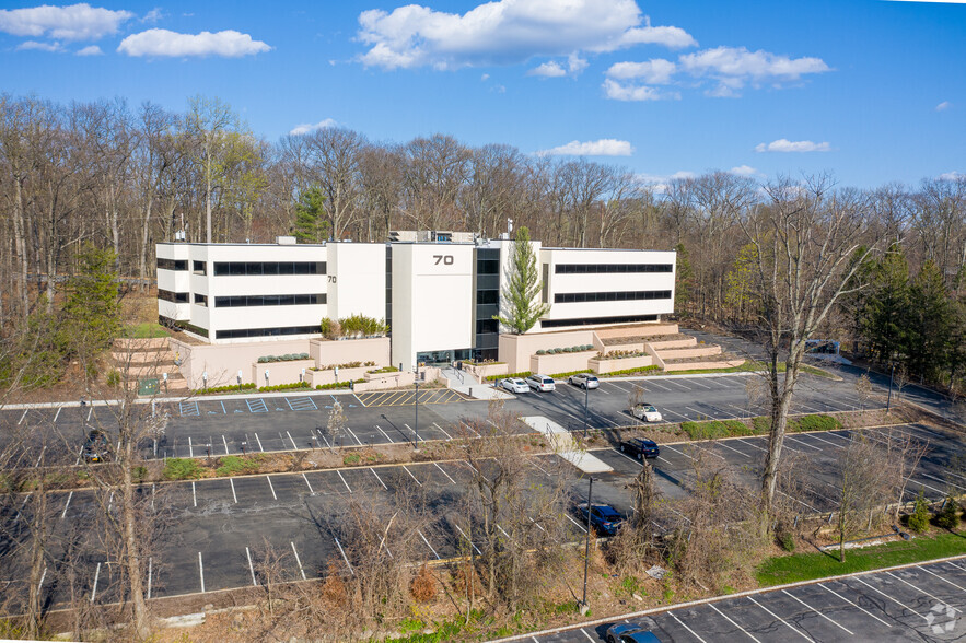 70 Hilltop Rd, Ramsey, NJ for lease - Building Photo - Image 3 of 6