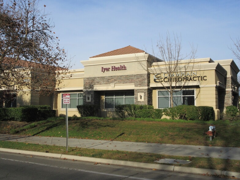 1050 E Perrin Dr, Fresno, CA for lease - Building Photo - Image 3 of 13