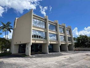 5555 Hollywood Blvd, Hollywood, FL for lease Building Photo- Image 2 of 29