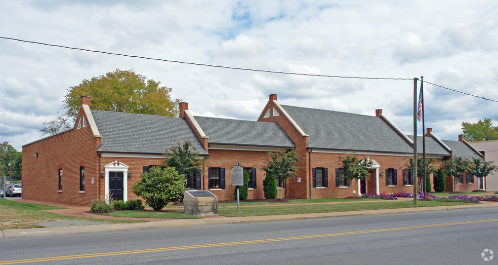 20-30 W Williamsburg Rd, Sandston, VA for lease - Building Photo - Image 3 of 5