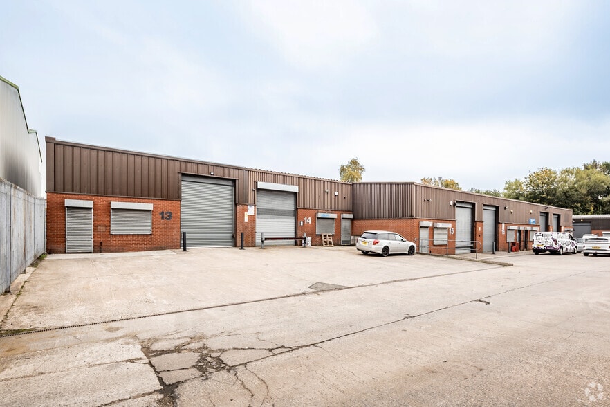 Thames Trading Estate, Manchester for lease - Building Photo - Image 2 of 3