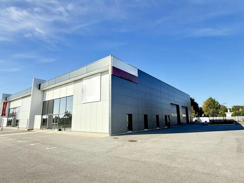 Flex in Plougoumelen for lease - Building Photo - Image 2 of 5