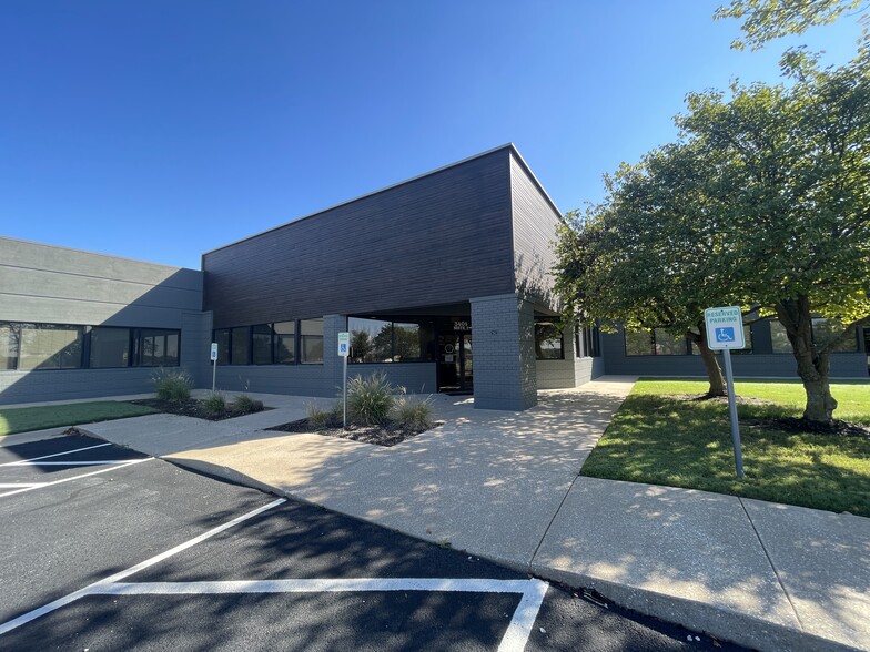 3401 SE Macy Rd, Bentonville, AR for lease - Building Photo - Image 1 of 11